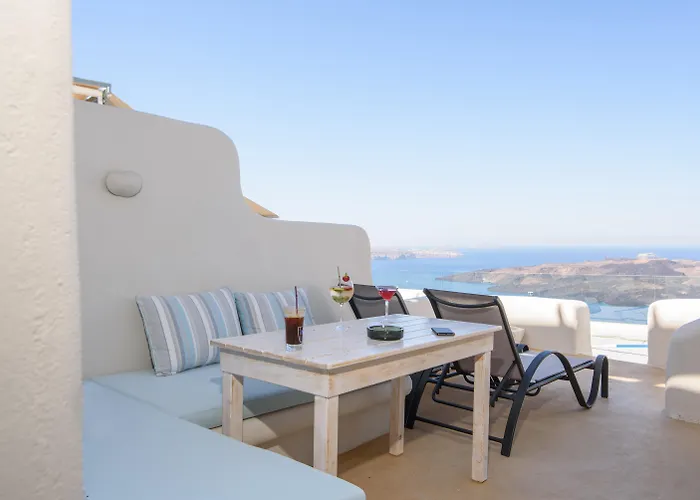 On The Cliff Hotel Fira 