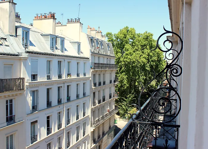 Hotel Du Chemin Vert Paris
