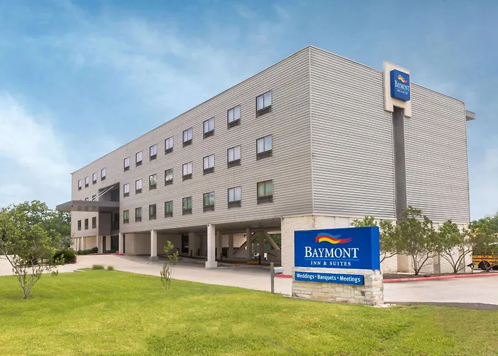 Baymont By Wyndham Columbus Hotel