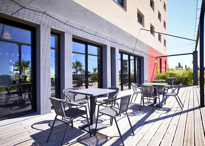 Holiday Inn Express - Marseille Airport By Ihg Vitrolles 