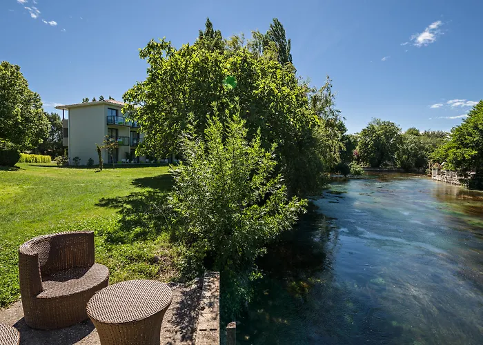 Hotel Domaine de la Petite Isle - Luberon à LʼIsle-sur-la-Sorgue
