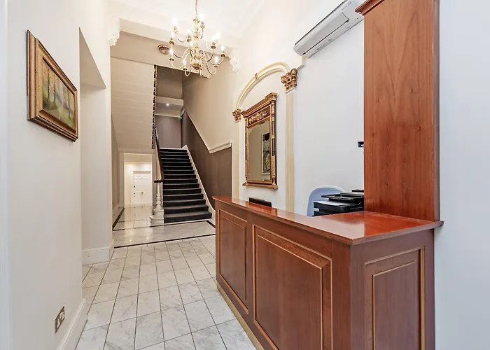 Queensgate Court Apartments London