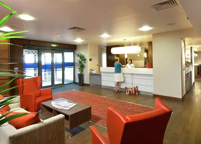 Hampton By Hilton Corby Hotel