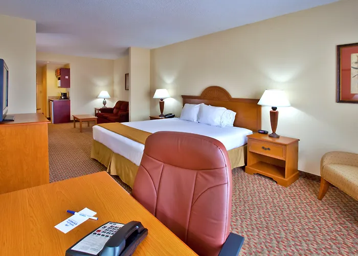 Holiday Inn Express & Suites Spring Hill By Ihg
