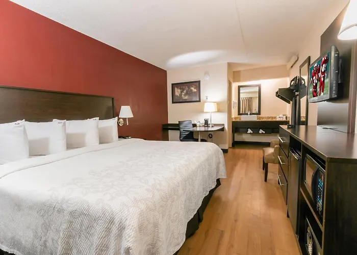 Red Roof Inn Plus+ Birmingham East - Irondale/Airport