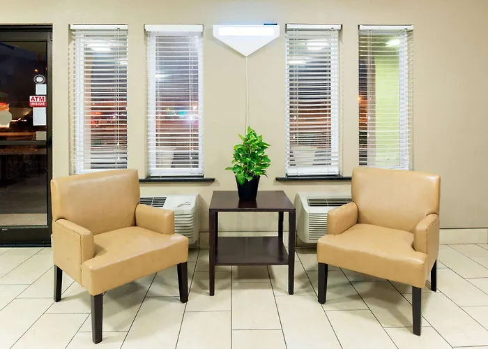 Super 8 By Wyndham Springfield East Hotel