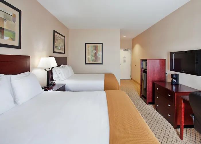 Holiday Inn Express Hotel & Suites Wichita Airport By Ihg