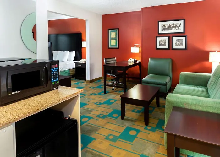 La Quinta By Wyndham Milwaukee Bayshore Area Glendale