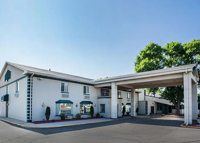 Quality Inn & Suites Des Moines - Merle Hay Road Urbandale