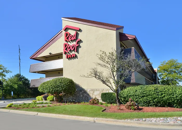 Super 8 By Wyndham Deerfield - Northbrook Hotel