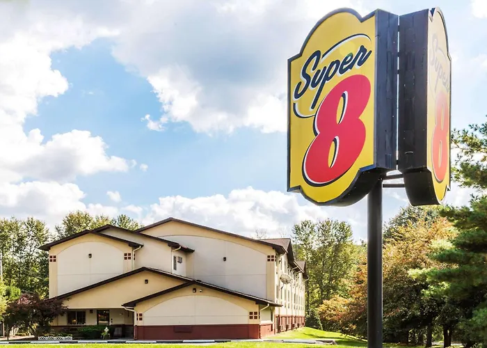 Super 8 By Wyndham East Stroudsburg - Poconos Hotel