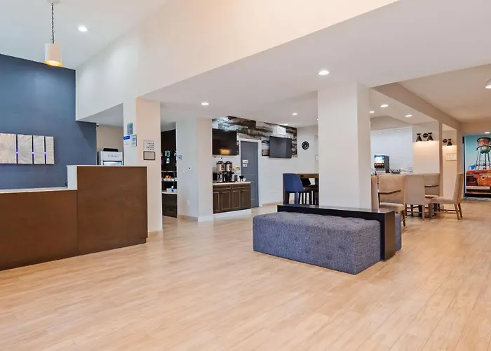 Best Western Plus New Barstow Inn & Suites