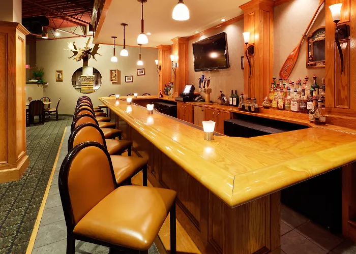 Burrstone Inn, An Ascend Collection Hotel New Hartford