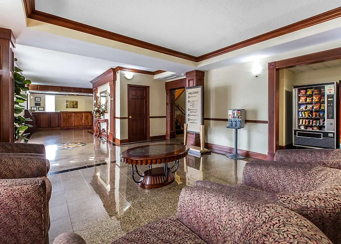 Econo Lodge At Six Flags Austell