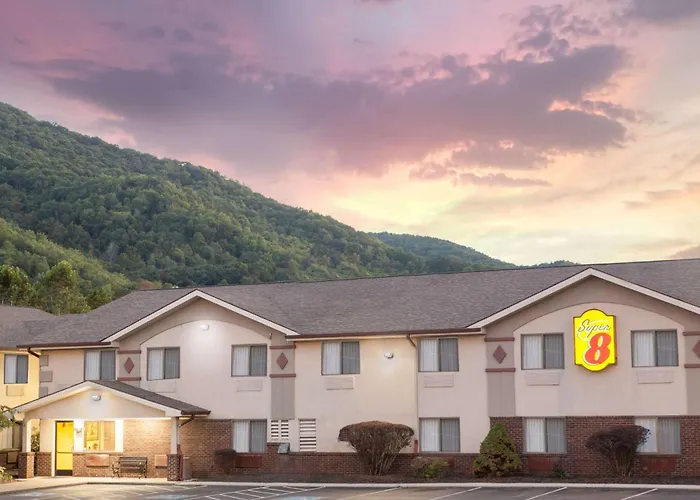 Super 8 By Wyndham Norton Va Motel