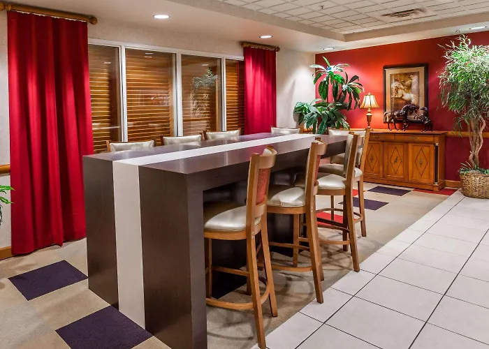 Wingate By Wyndham Atlanta/Six Flags Austell Hotel