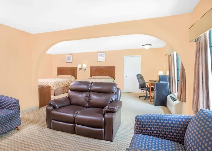 Super 8 By Wyndham San Angelo Motel