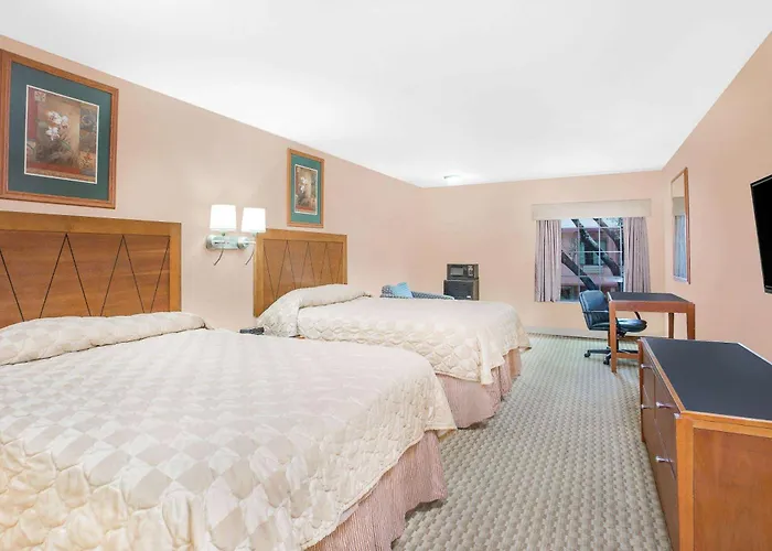 Super 8 By Wyndham San Angelo Motel