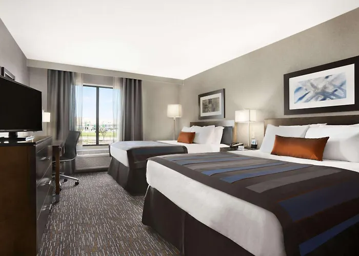 Wingate By Wyndham - Bismarck Hotel