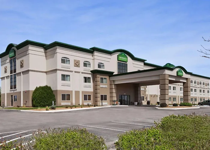 Wingate By Wyndham Pueblo Hotel