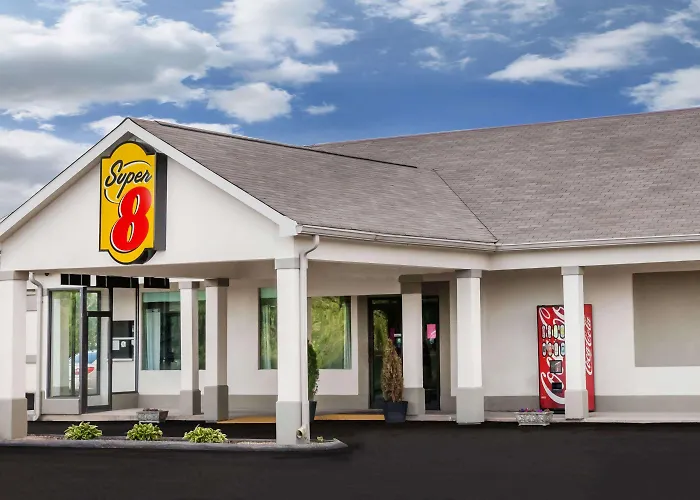 Super 8 By Wyndham Monteagle Tn Motel