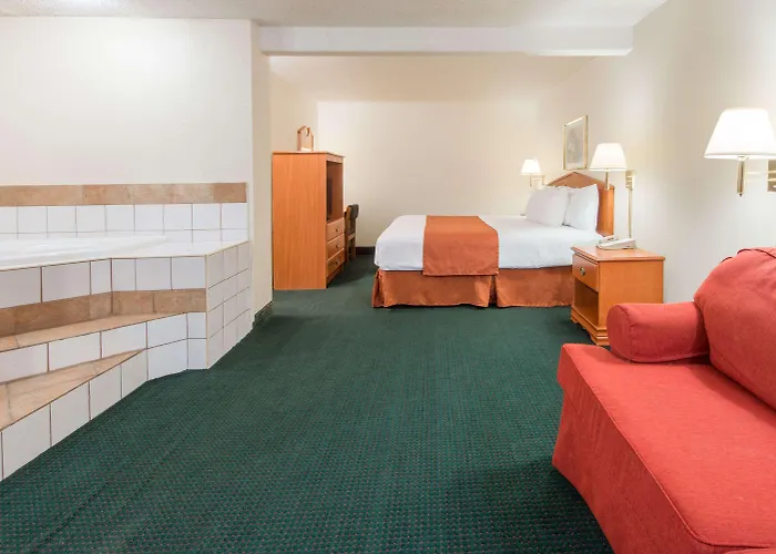 Days Inn By Wyndham St. Louis North Hazelwood