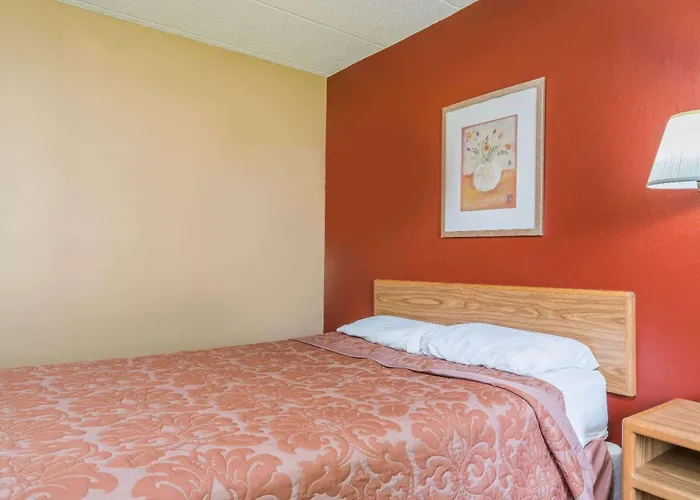 Super 8 By Wyndham Brooklyn Center/Mpls Hotel