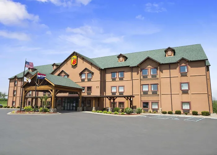 Super 8 By Wyndham Troy Hotel