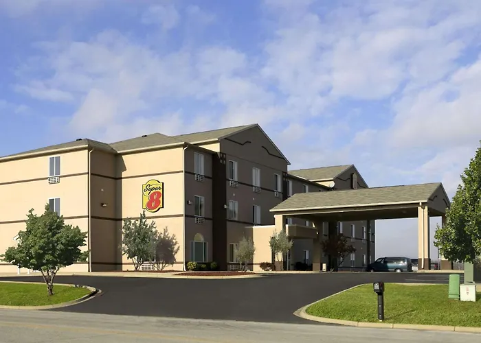 Super 8 By Wyndham Corydon Hotel