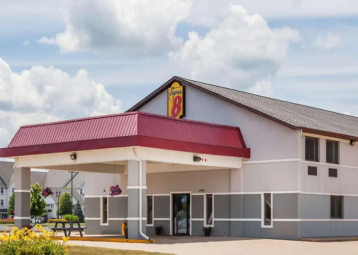 Super 8 By Wyndham Shipshewana Hotel