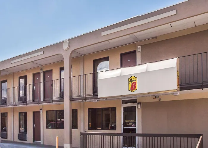 Super 8 By Wyndham Camp Springs/Andrews Afb Dc Area Hotel