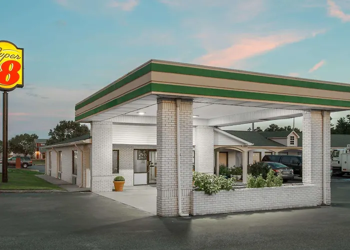 Super 8 By Wyndham Sumter Motel