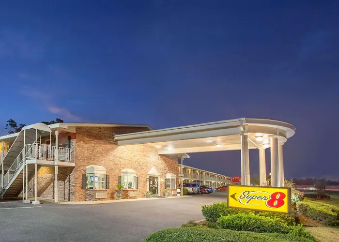 Super 8 By Wyndham West Monroe Hotel