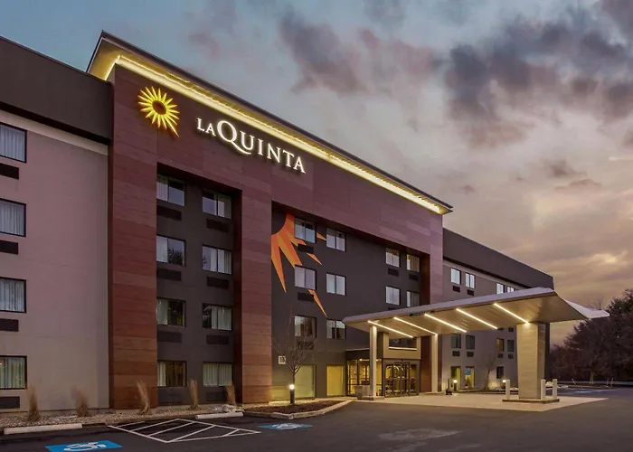 La Quinta By Wyndham Hartford Bradley Airport Hotel Windsor Locks
