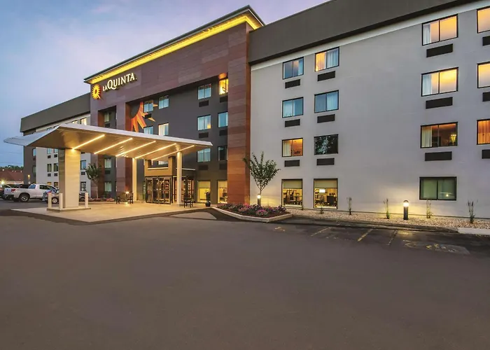La Quinta By Wyndham Hartford Bradley Airport Hotel Windsor Locks