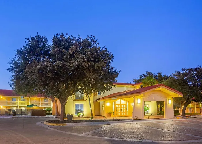 La Vista Express - Formerly La Quinta Eagle Pass