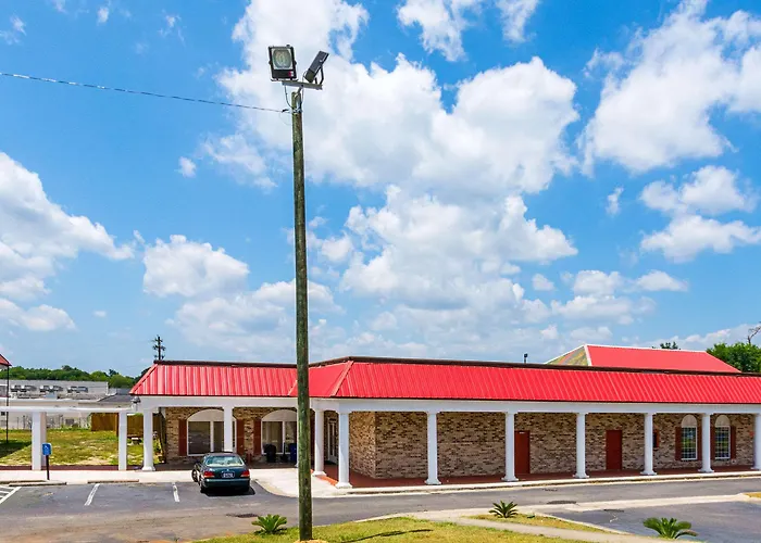 Orangeburg Inn & Suites