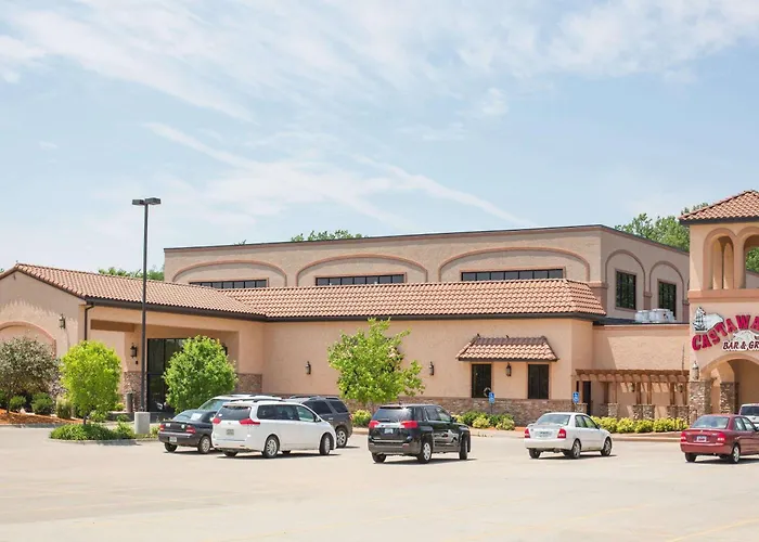 Ramada By Wyndham Des Moines Tropics Resort & Conference Ctr Urbandale