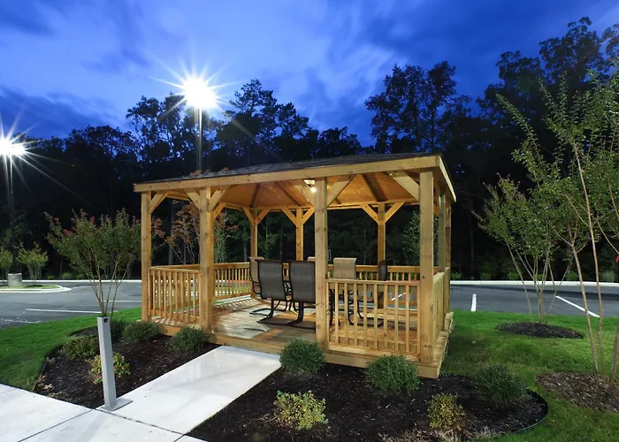Holiday Inn Express & Suites Maumelle By Ihg