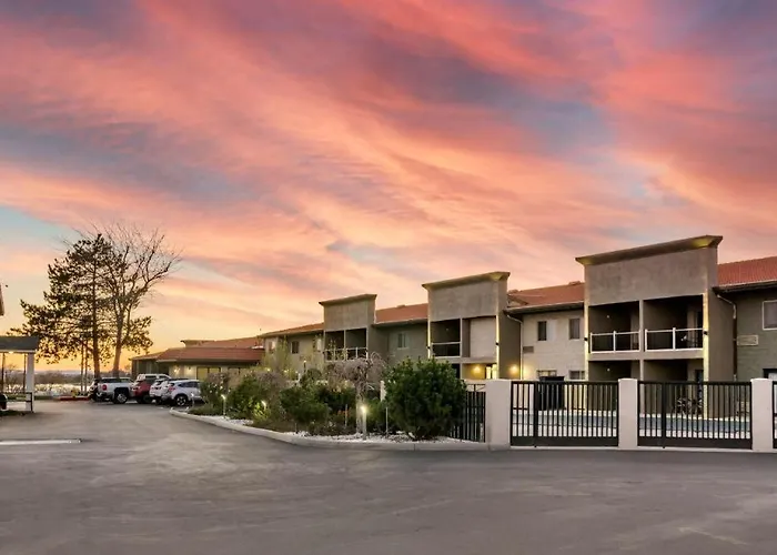 Best Western Plus Lake Front Hotel Moses Lake