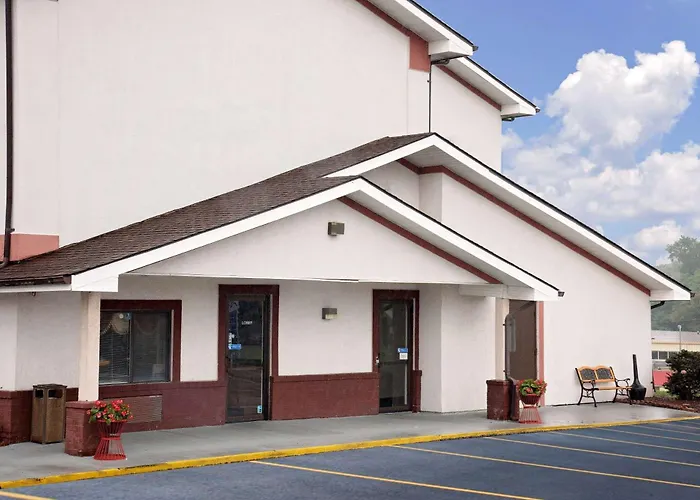 Hillside Inn & Suite Martinsburg