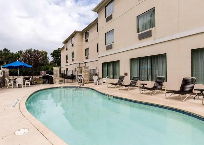 Quality Suites Huntsville Near University