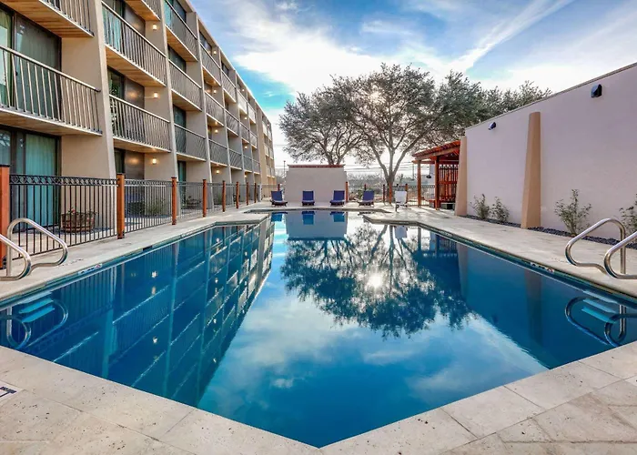 Hotel Ramada By Wyndham Austin South