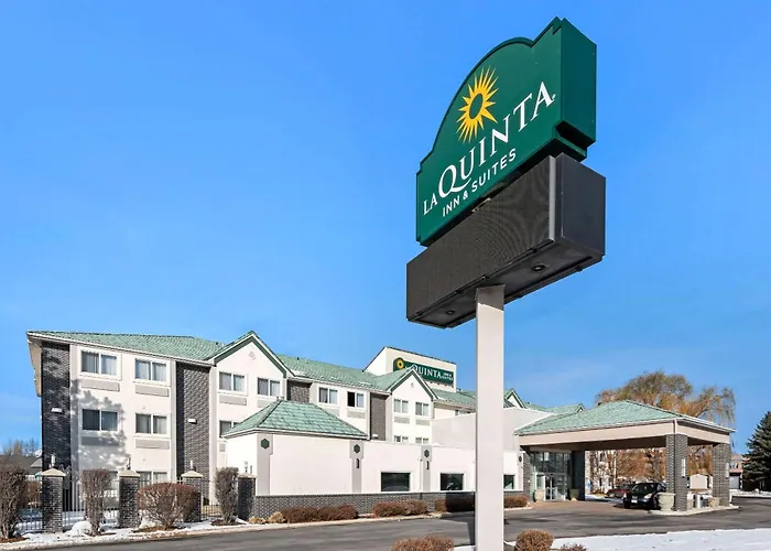 La Quinta By Wyndham Logan Hotel