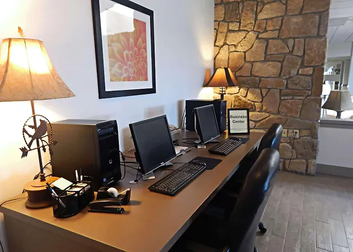 Ramada By Wyndham Clarion Hotel