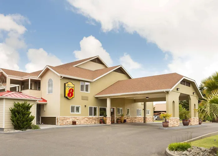 Super 8 By Wyndham Fortuna