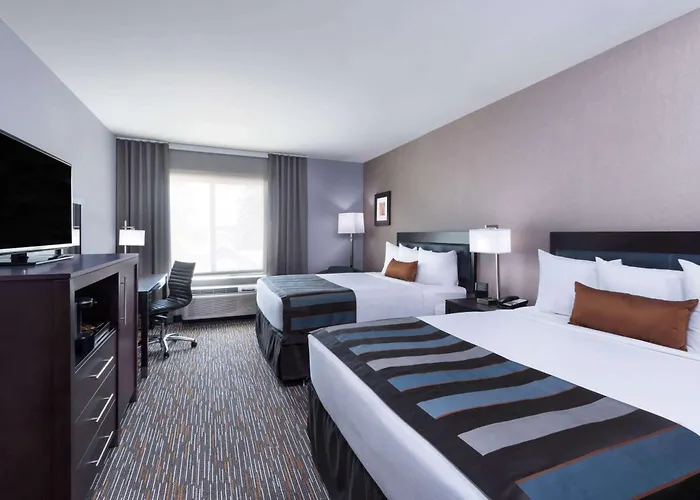 Wingate By Wyndham Sidney Hotel