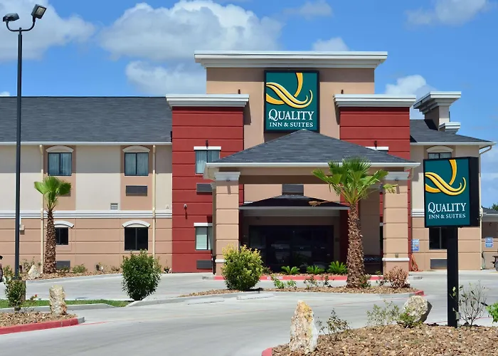 Quality Inn & Suites Kenedy - Karnes City
