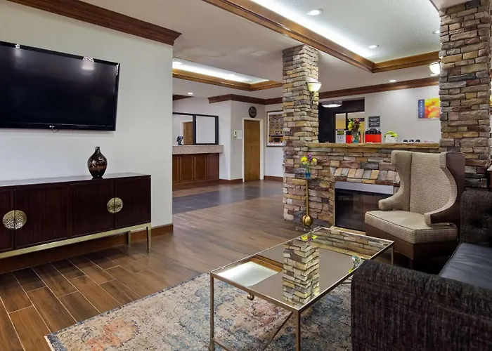 Best Western Inn & Suites Byron