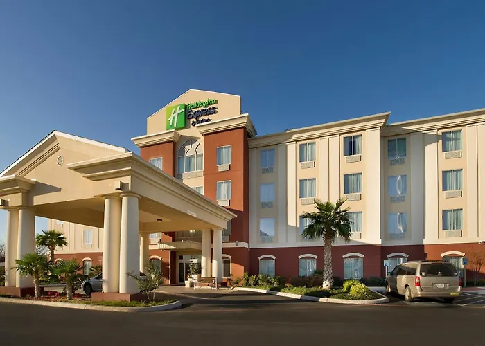 Holiday Inn Express Uvalde By Ihg